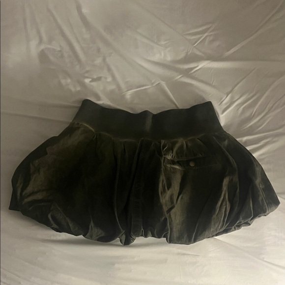 Stylish green Mini Skirt - Picture 2 of 5
